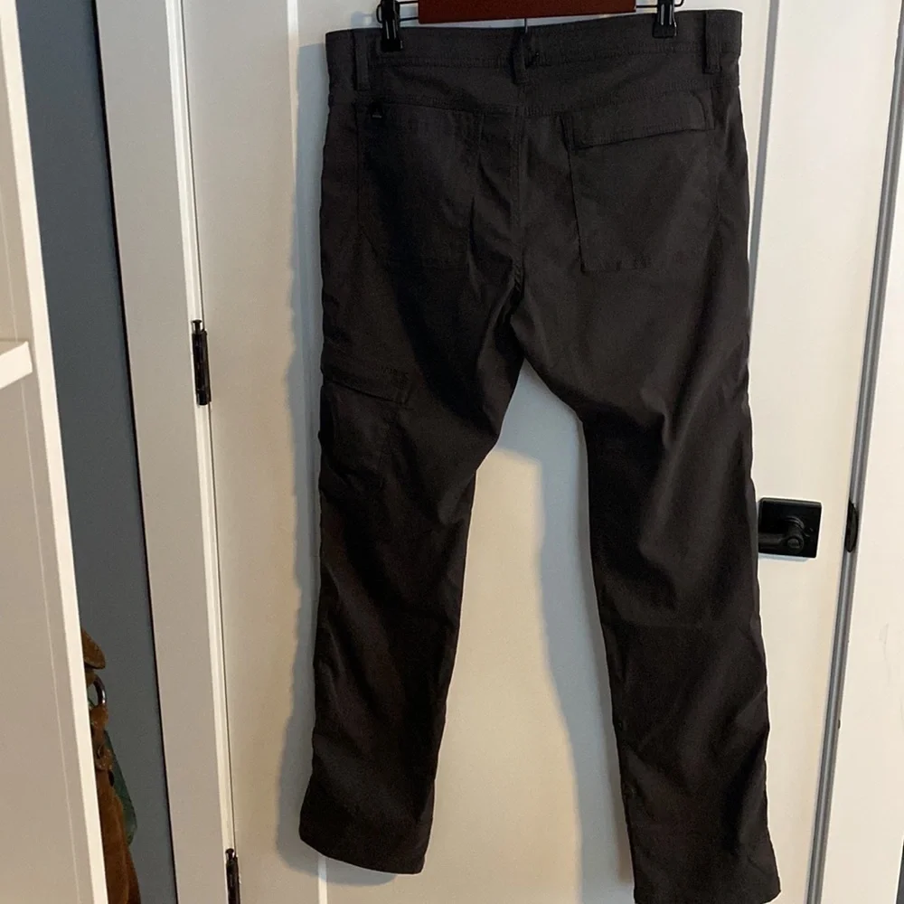 Prana Stretch Breathe Cargo Pants Belted Charcoal Gray Size 34 x 32 EUC